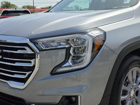 Used 2024 GMC Terrain SLT FWD image 9