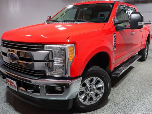 Used 2017 Ford F250 Lariat w/ Chrome Package AWD/4WD image 32