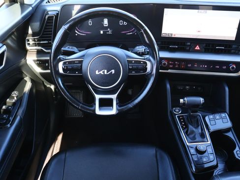 Used 2023 Kia Sportage EX image 9
