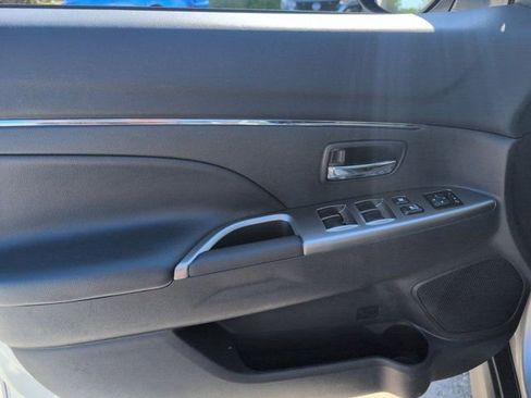 Used 2025 Mitsubishi Outlander Sport SE AWD/4WD image 11