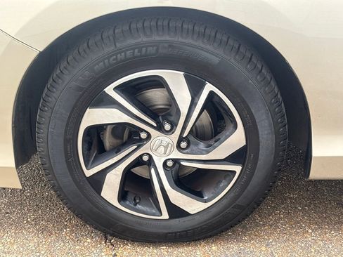 Used 2017 Honda Accord LX image 23