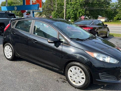 Used 2015 Ford Fiesta SE image 8
