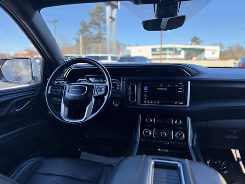Used 2021 GMC Yukon Denali w/ Denali Ultimate Package image 13