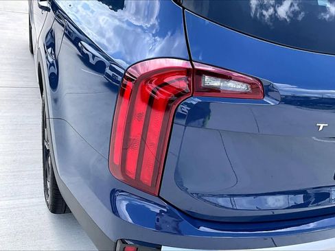 Certified 2025 Kia Telluride S FWD image 27