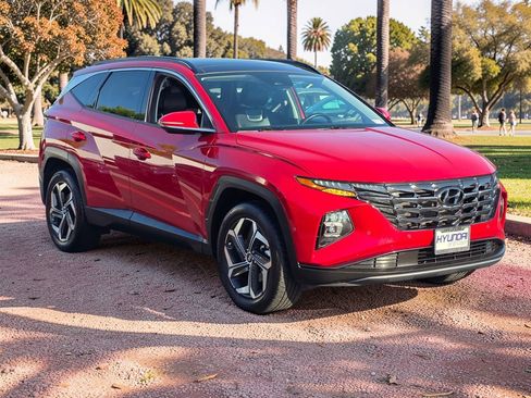 Certified 2023 Hyundai Tucson Limited AWD/4WD image 4