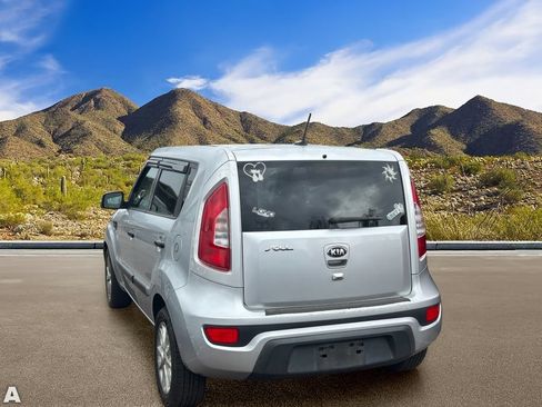 Used 2013 Kia Soul + w/ Audio Pkg FWD image 3