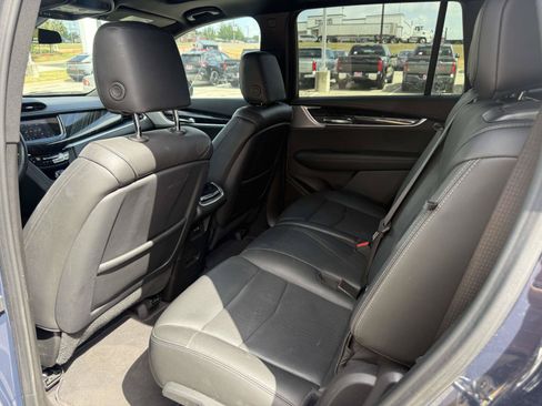 Used 2024 Cadillac XT6 Premium Luxury FWD image 6