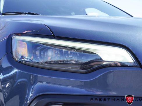 Used 2019 Jeep Cherokee Trailhawk w/ Cold Weather Group image 13