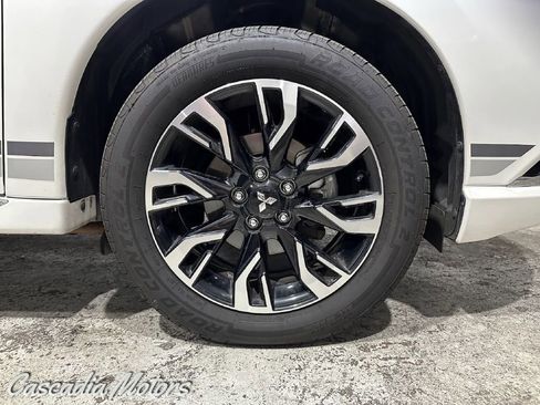 Used 2018 Mitsubishi Outlander SEL AWD/4WD image 31