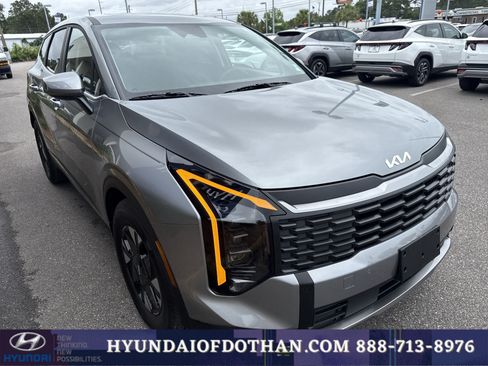 Used 2026 Kia Sportage LX FWD image 5