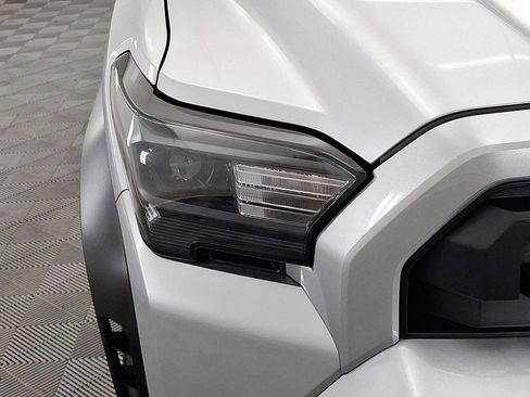 Certified 2025 Toyota 4Runner SR5 AWD/4WD image 19