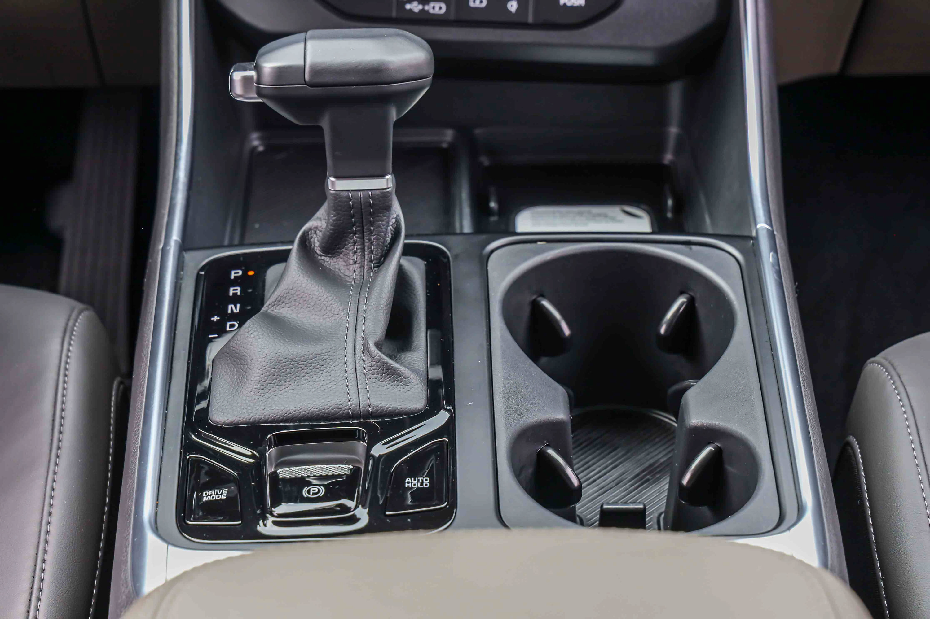 Used 2026 Kia Carnival EX FWD image 13