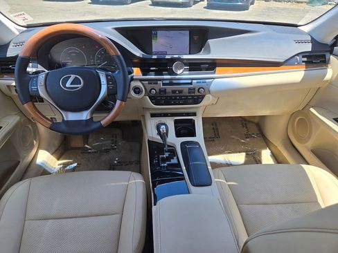 Used 2013 Lexus ES 300h w/ Luxury Pkg FWD image 15