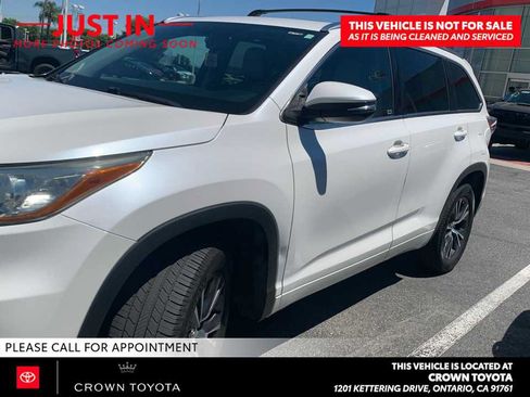 Used 2016 Toyota Highlander XLE FWD image 1