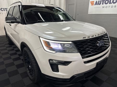 Used 2018 Ford Explorer Sport w/ Equipment Group 401A image 2