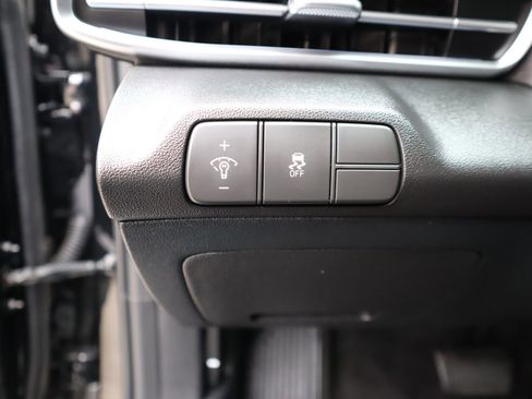 Used 2024 Hyundai Elantra Limited image 35