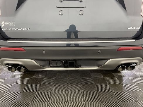 Used 2022 Ford Explorer Platinum w/ Equipment Group 601A image 8