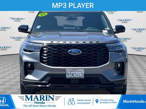 Used 2025 Ford Explorer ST-Line AWD/4WD image 9