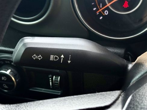 Used 2023 Jeep Gladiator Sport AWD/4WD image 17