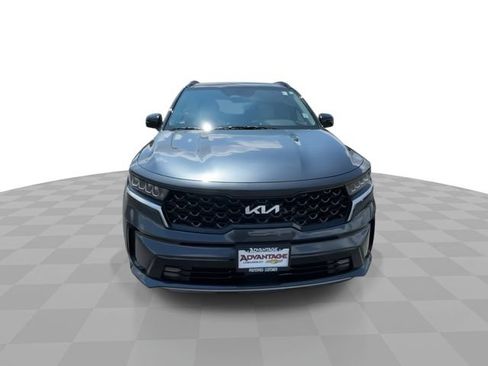 Used 2023 Kia Sorento EX w/ Panoramic Sunroof Package FWD image 3