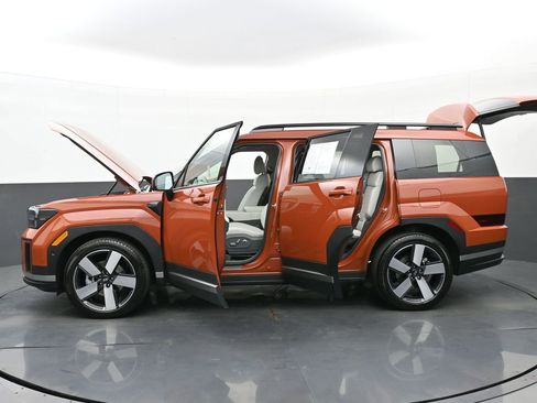 Used 2025 Hyundai Santa Fe Limited image 50