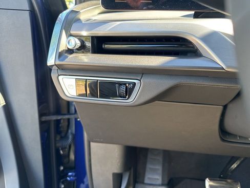 New 2026 Cadillac Vistiq Premium Luxury w/ LPO, Floor Liner Package AWD/4WD image 31