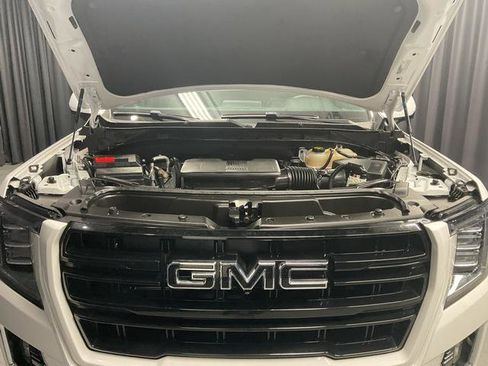 Used 2023 GMC Yukon XL SLT w/ SLT Luxury Package AWD/4WD image 19
