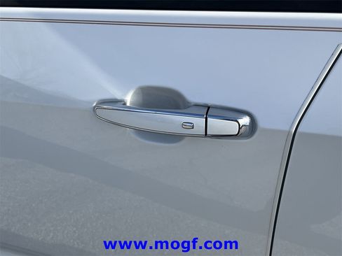 Used 2018 Chevrolet Volt Premier w/ Driver Confidence Package image 30