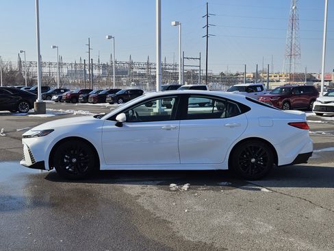 Used 2025 Toyota Camry SE w/ Multimedia Upgrade Package image 3