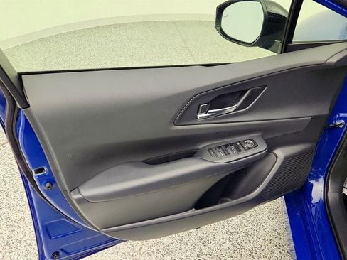 Used 2025 Toyota Prius Plug-In Hybrid image 11