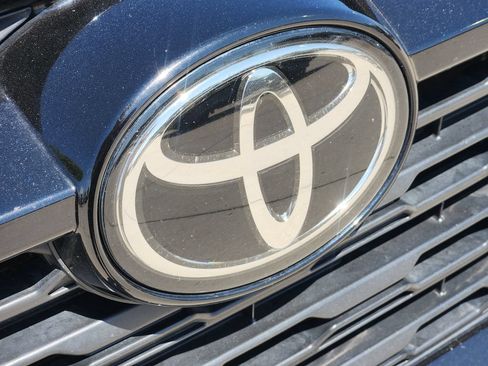 Certified 2022 Toyota RAV4 XLE FWD image 13
