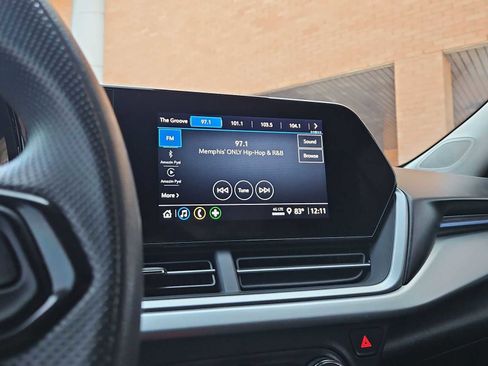 Certified 2025 Chevrolet Trax LS image 30