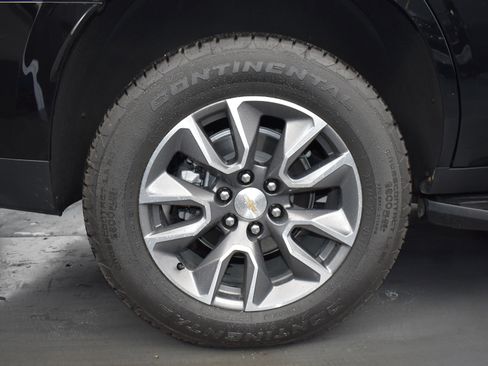 Used 2024 Chevrolet Tahoe LT w/ Luxury Package image 9