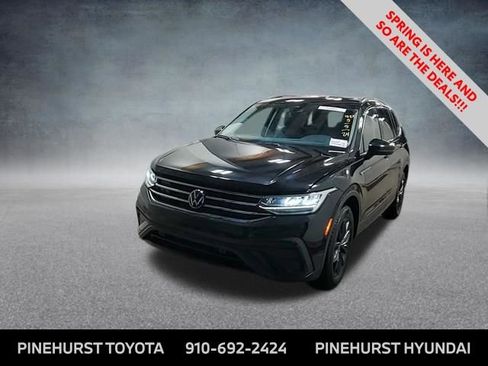 Used 2024 Volkswagen Tiguan SE image 1