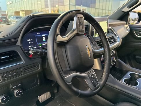 Used 2024 Chevrolet Tahoe LT RWD image 2