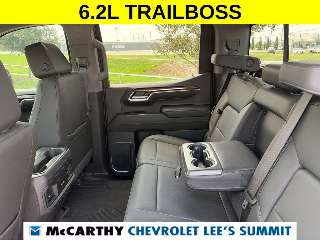 Used 2023 Chevrolet Silverado 1500 LT Trail Boss w/ Convenience Package II AWD/4WD image 44