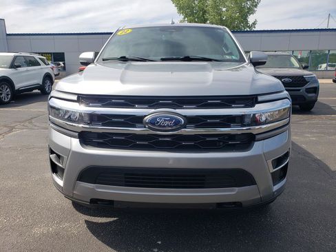 Used 2022 Ford Expedition Limited AWD/4WD image 9