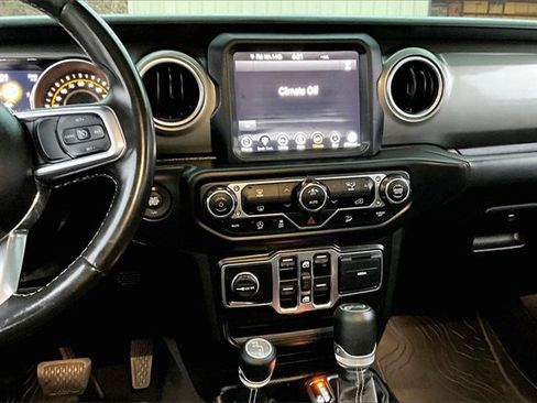 Used 2020 Jeep Wrangler Unlimited Sahara w/ Uconnect 4C Nav & Sound Group image 9