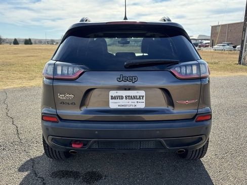 Used 2019 Jeep Cherokee Trailhawk image 5