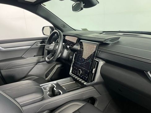 Used 2024 GMC Acadia Elevation w/ Super Cruise Package image 32