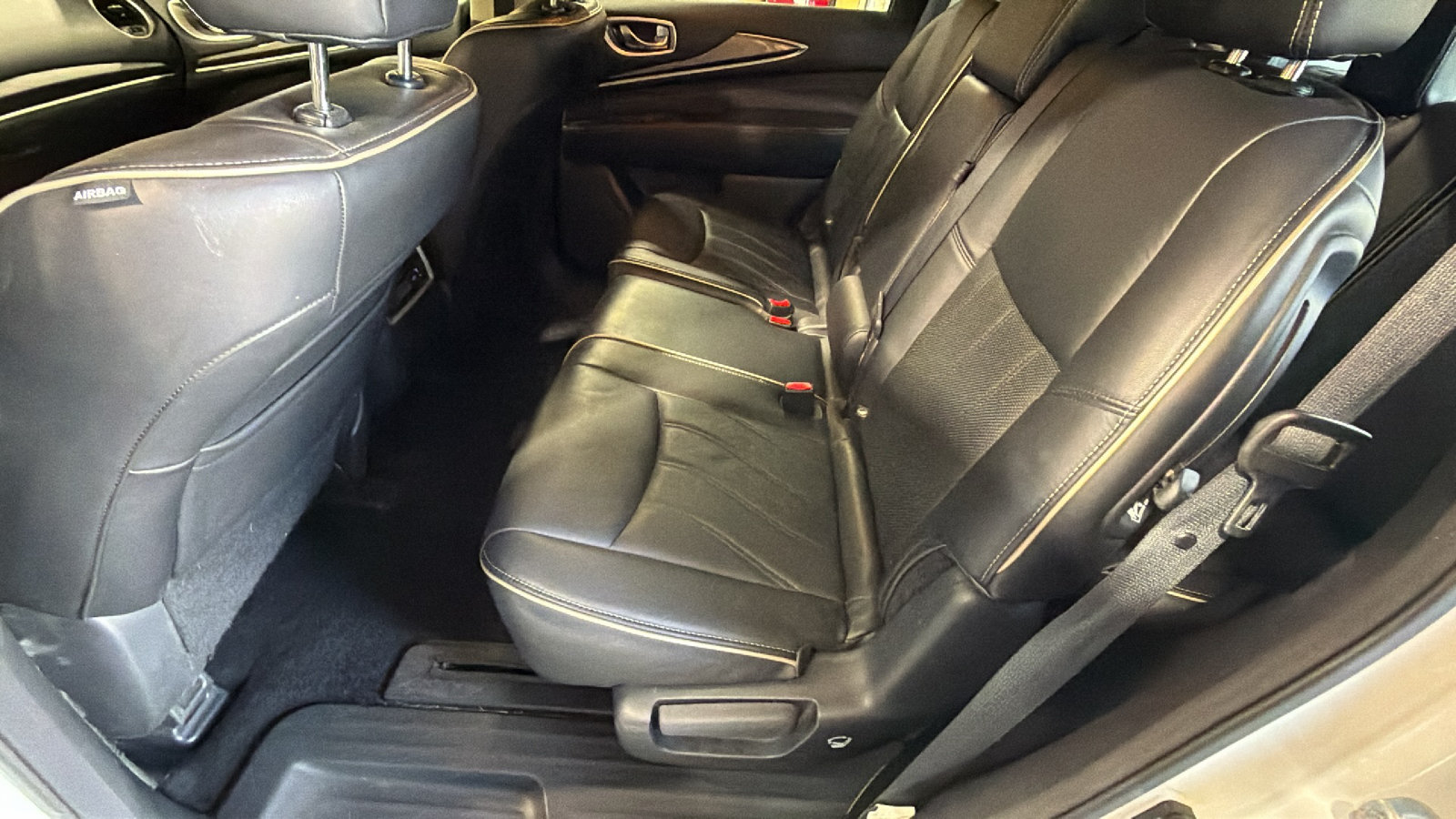 Used 2017 INFINITI QX60 Luxe w/ Premium Plus Package AWD/4WD image 16