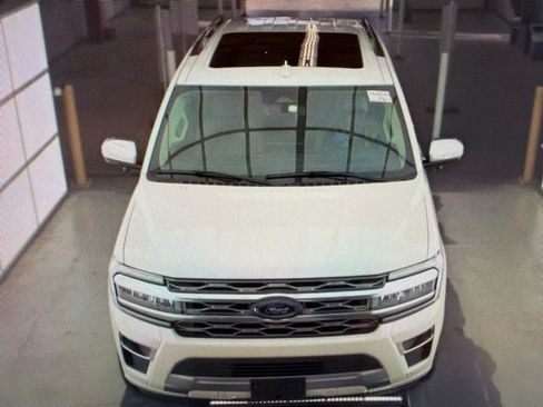 Used 2024 Ford Expedition Platinum RWD image 17