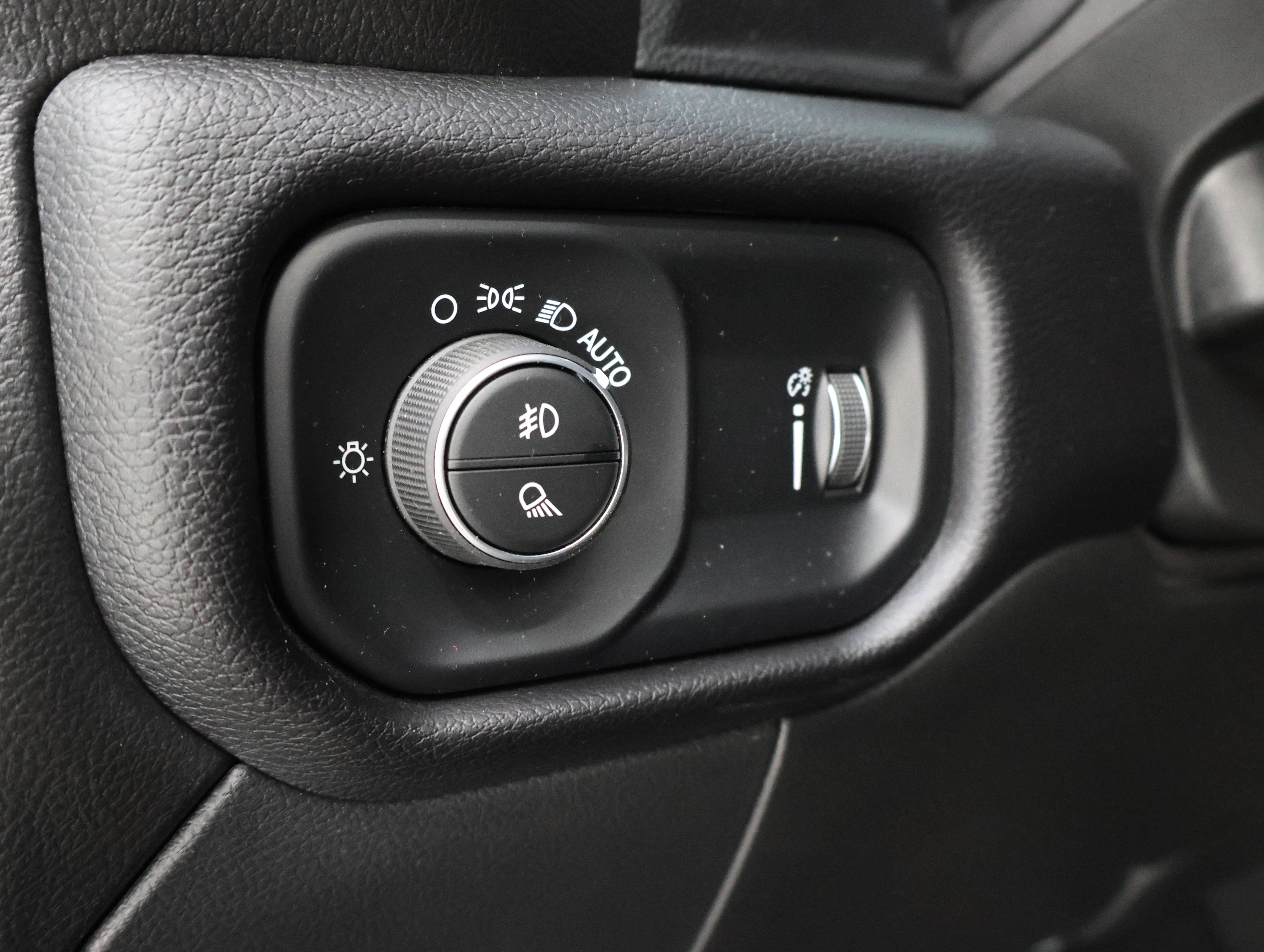 Used 2024 RAM 2500 Big Horn w/ Night Edition AWD/4WD image 40