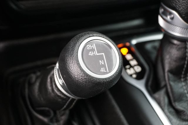 Used 2025 Jeep Gladiator Sport AWD/4WD image 16