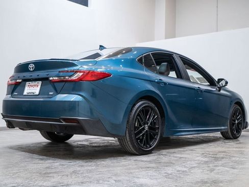 Certified 2025 Toyota Camry SE image 7