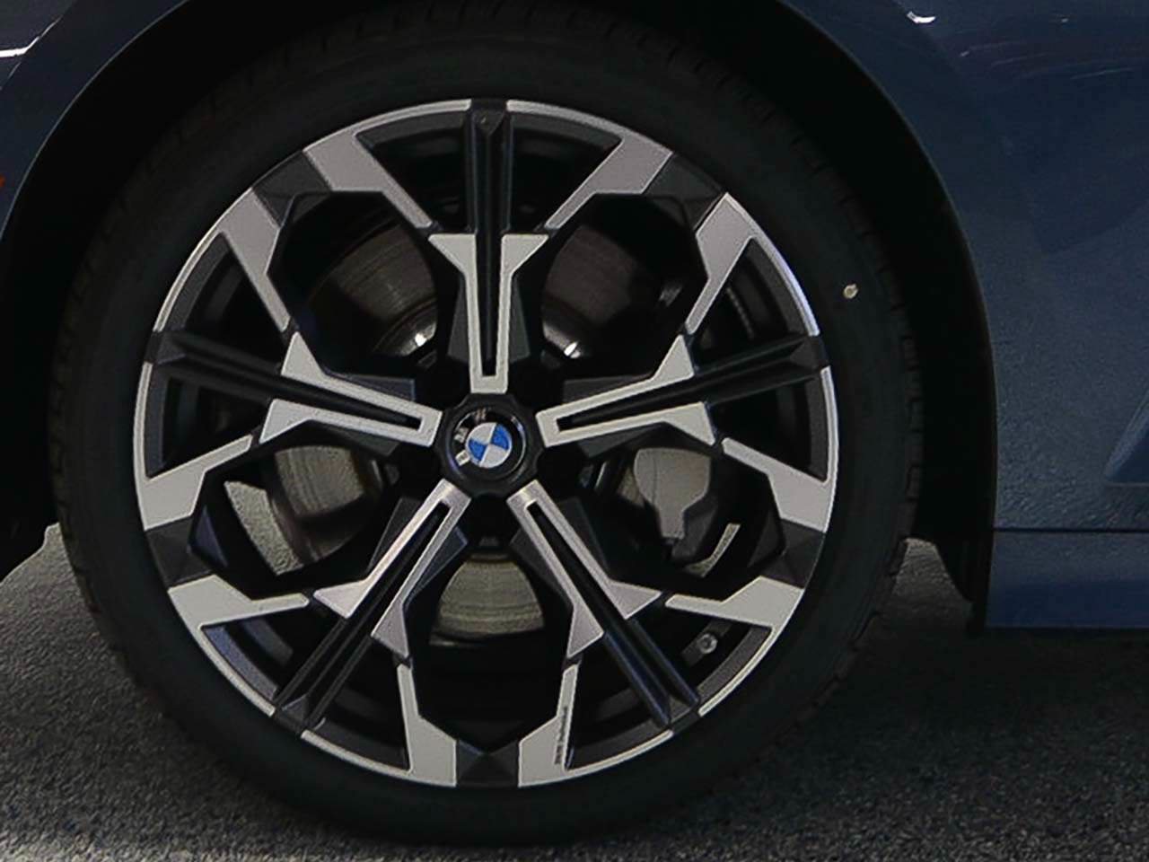 Used 2026 BMW 330i Sedan w/ Premium Package RWD image 5
