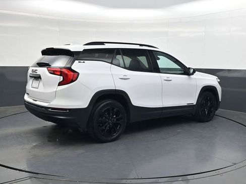 Used 2021 GMC Terrain SLE w/ Elevation Edition image 4