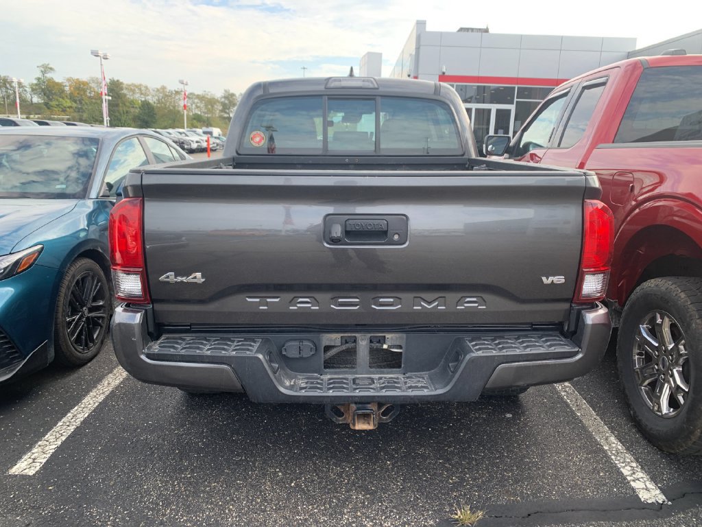 Used 2018 Toyota Tacoma SR w/ SR Convenience Package AWD/4WD image 3