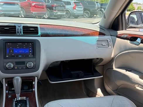 Used 2011 Buick Lucerne CXL FWD image 25