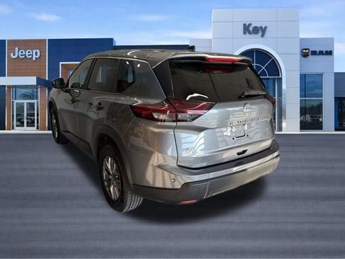 Used 2024 Nissan Rogue S AWD/4WD image 3